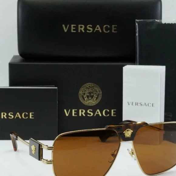 NWT Perfect Holiday Gift Versace Shades !!! Beautiful Holiday elegance, the Versace way; bold lines, modern  main image 4